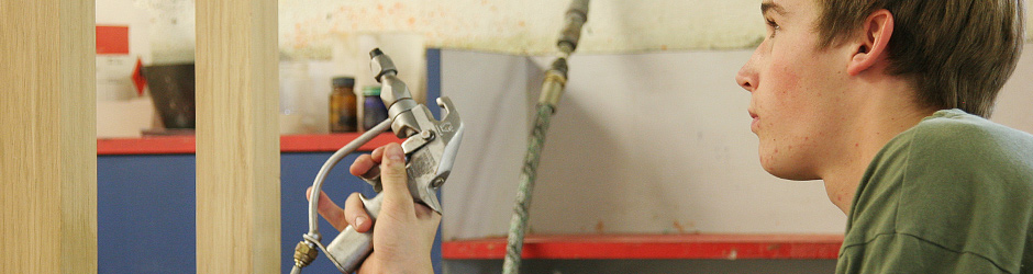 Apprentissage d&#039;ébéniste CFC en école des métiers